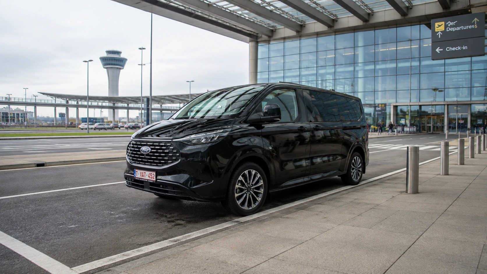 Hybride Ford Tourneo van Taxi Ronny